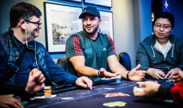 888poker se sienta con El Amolador